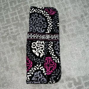 NEVER USED Vera Bradley curling and flat iron cover in Canterbury